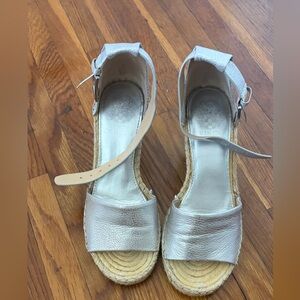 Vince Camuto Silver Espadrille Wedges, size 6.5